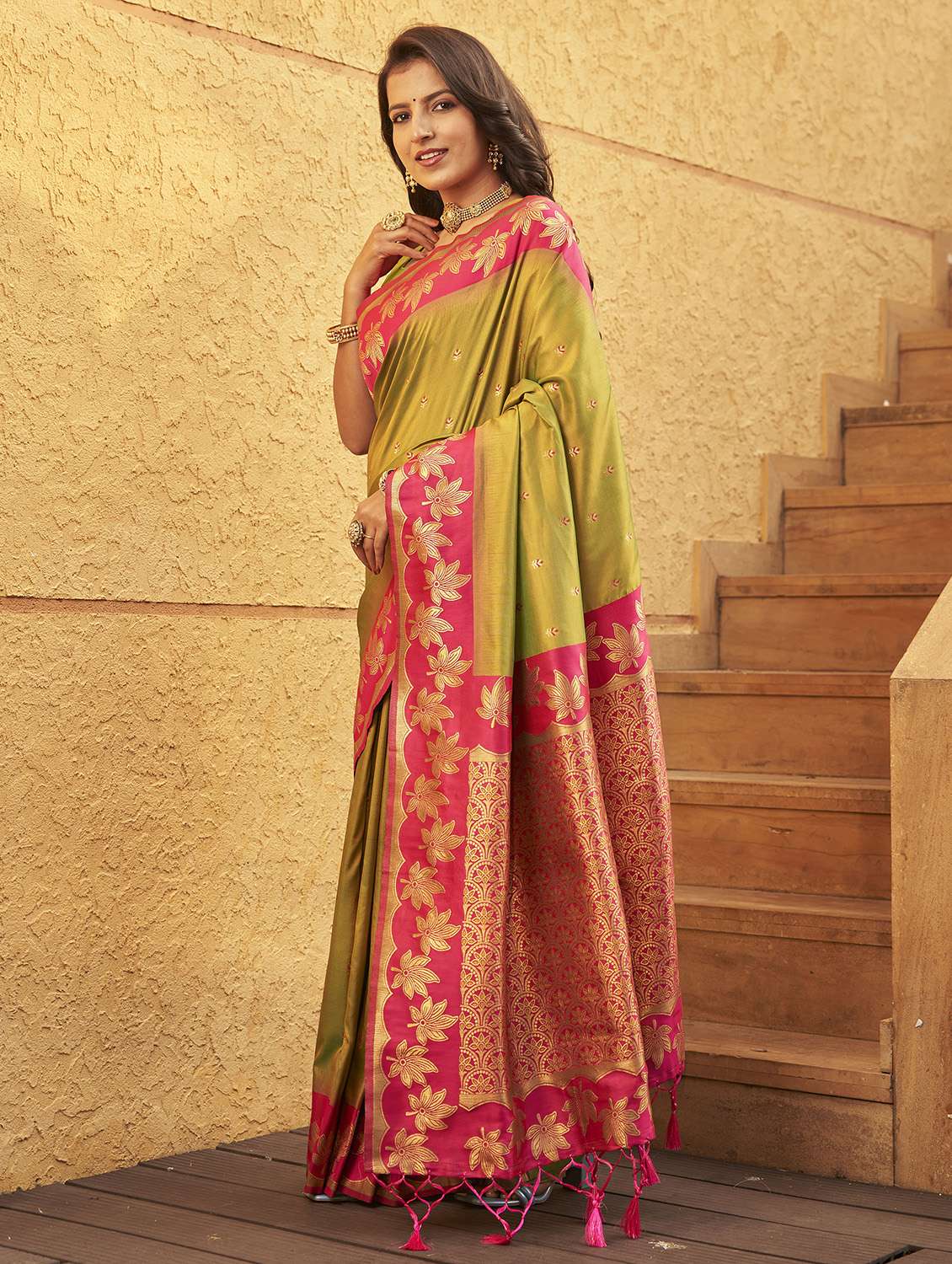 women self design banarasi saree with blouse - 22450351 -  Standard Image - 5