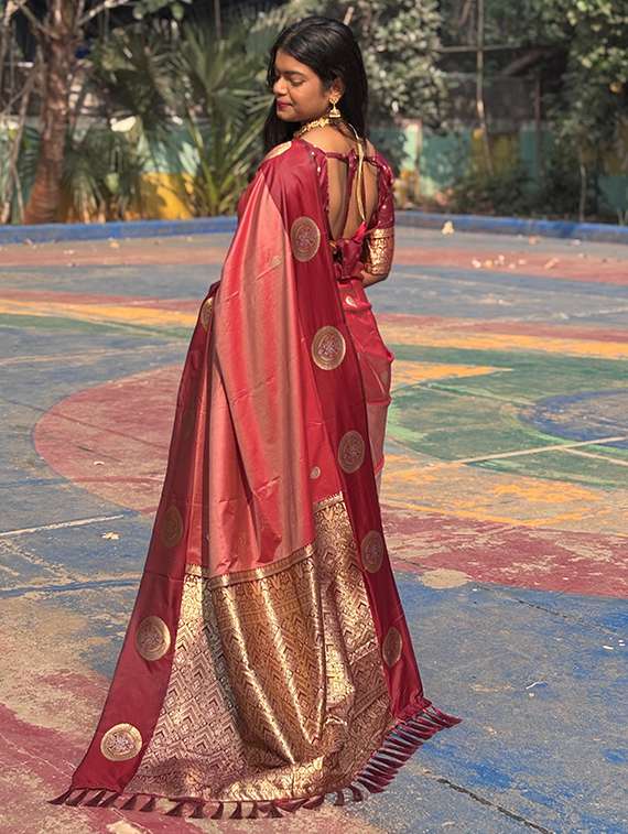 women self design banarasi saree with blouse - 22450360 -  Standard Image - 3