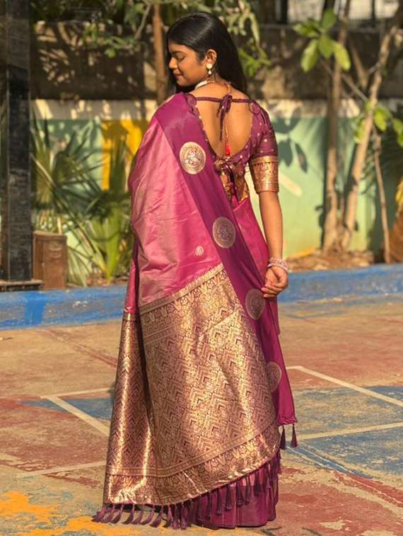 women self design banarasi saree with blouse - 22450361 -  Standard Image - 3