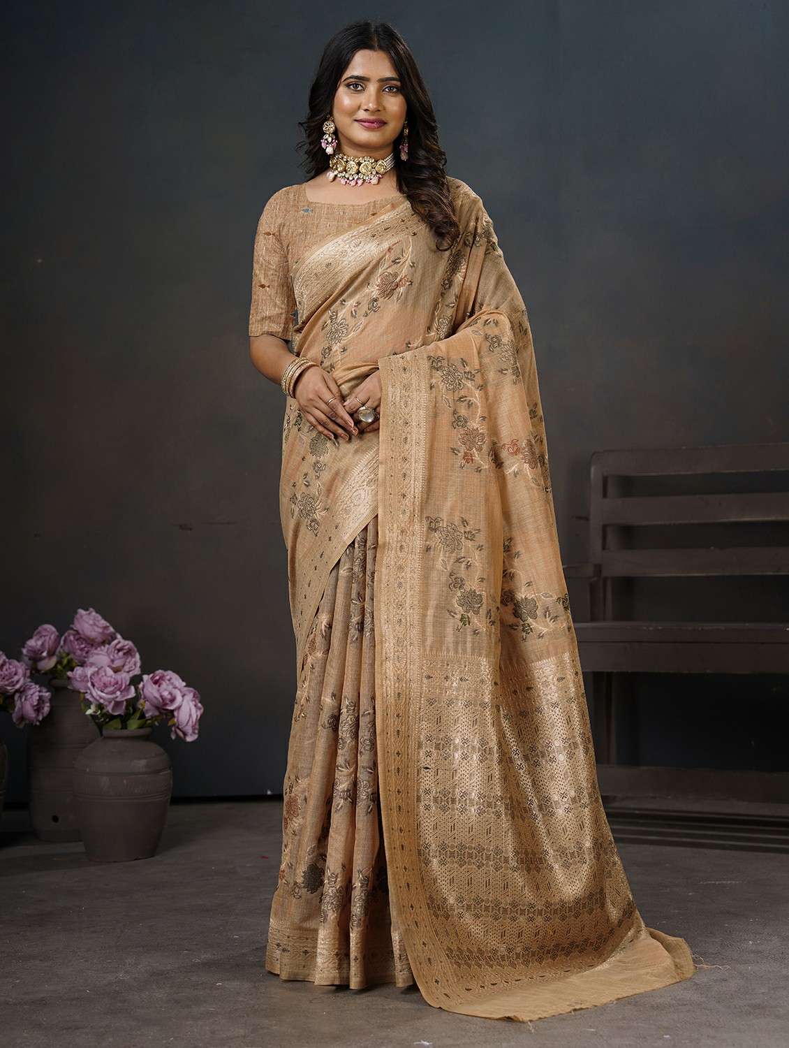 women self design banarasi saree with blouse