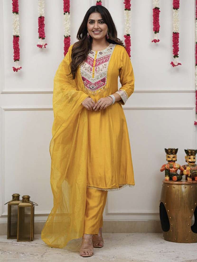 women yellow kurta pant set