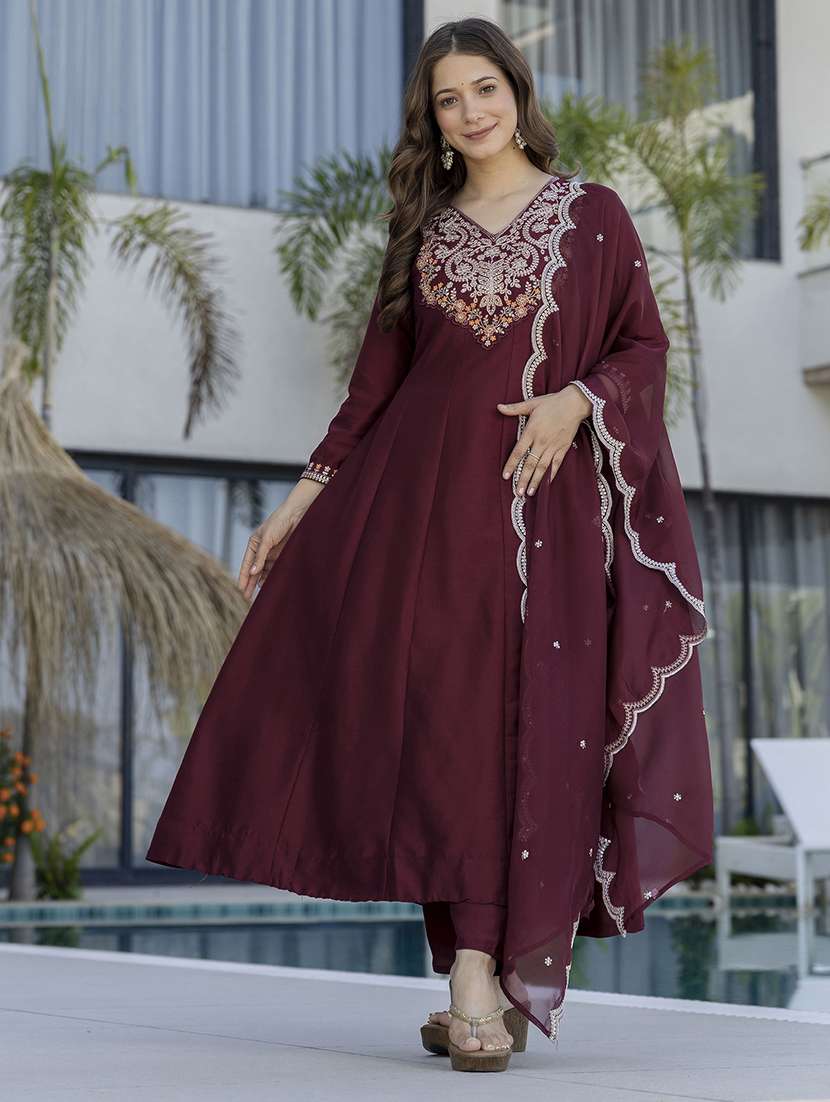 women maroon kurta pant set