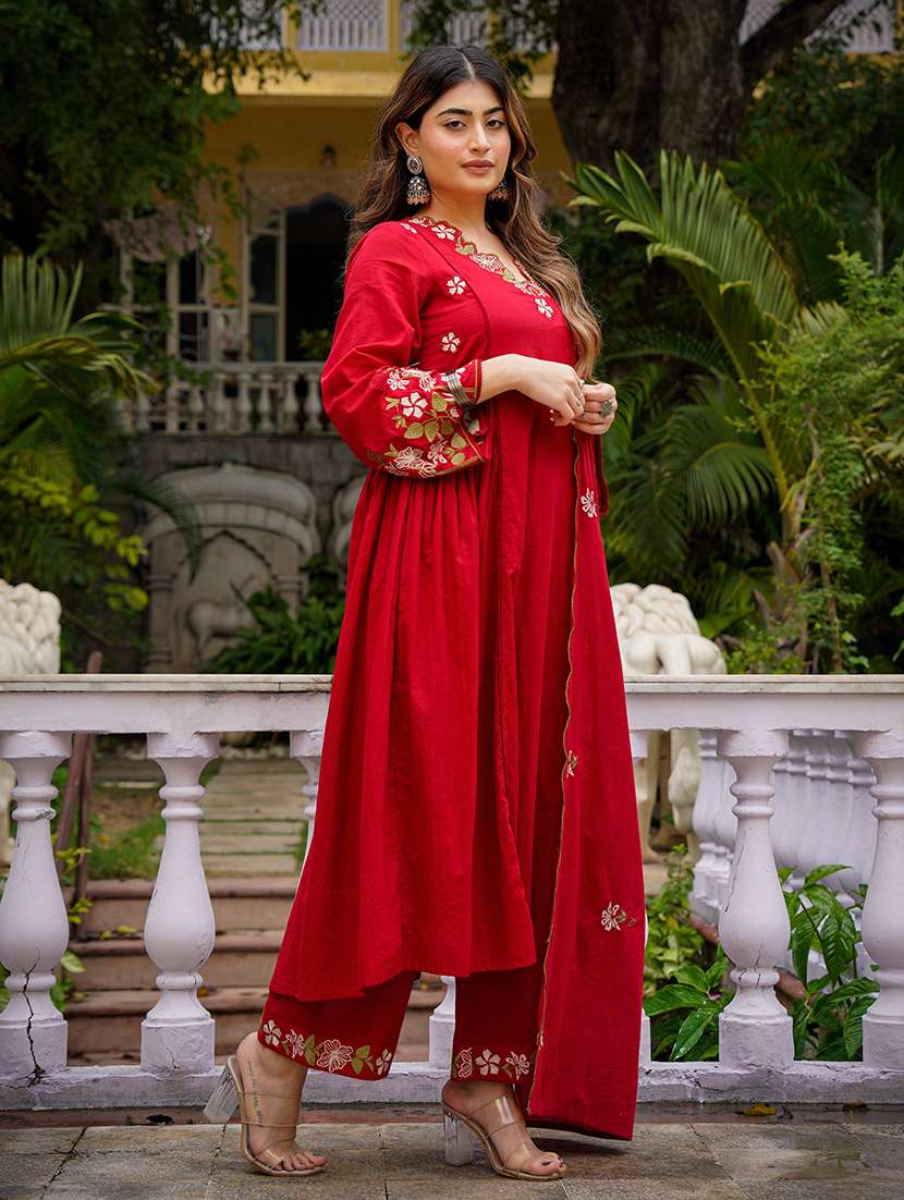 women red kurta pant set - 22451490 -  Standard Image - 5