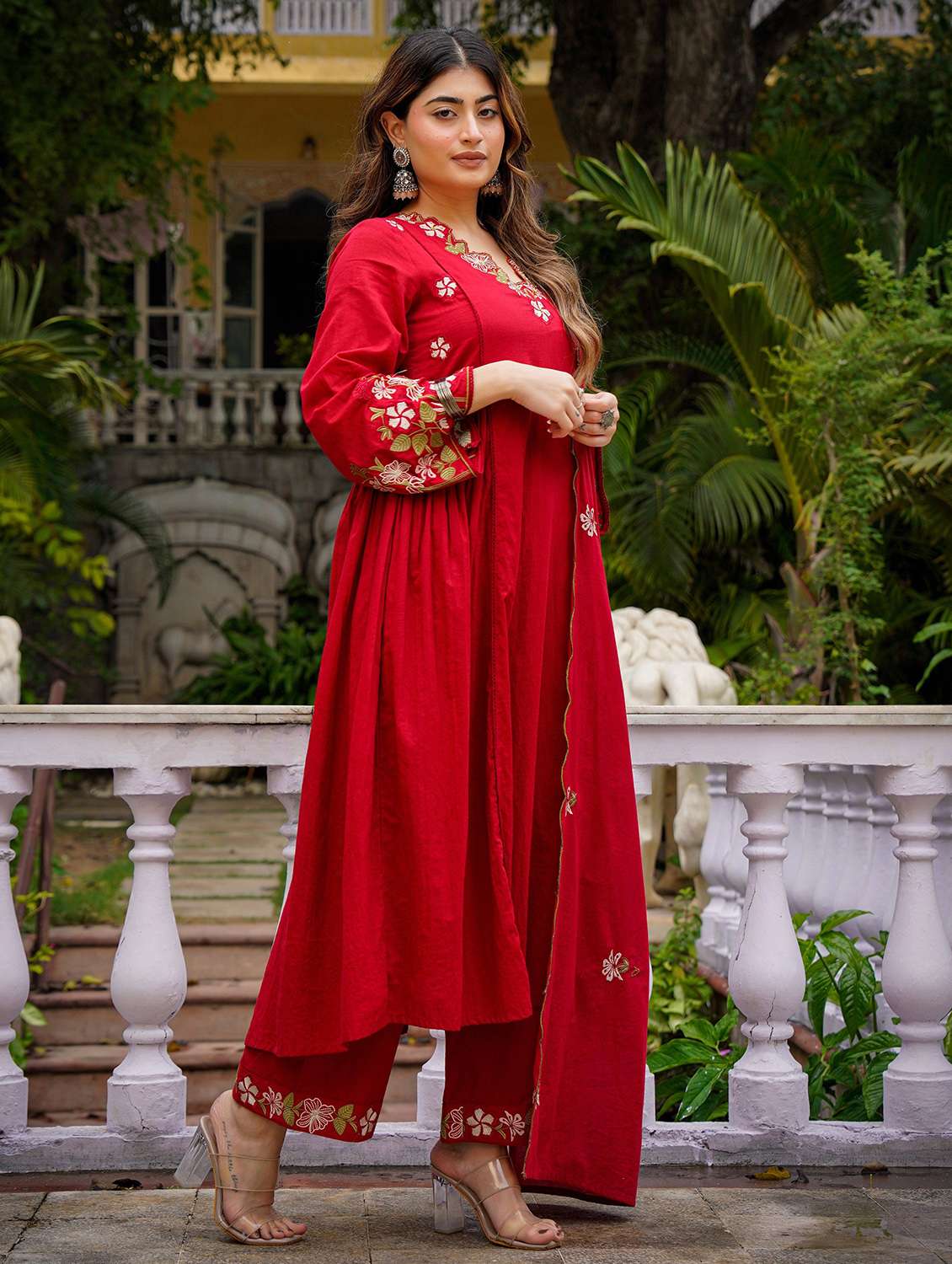 women red floral kurta pant set - 22451865 -  Standard Image - 5