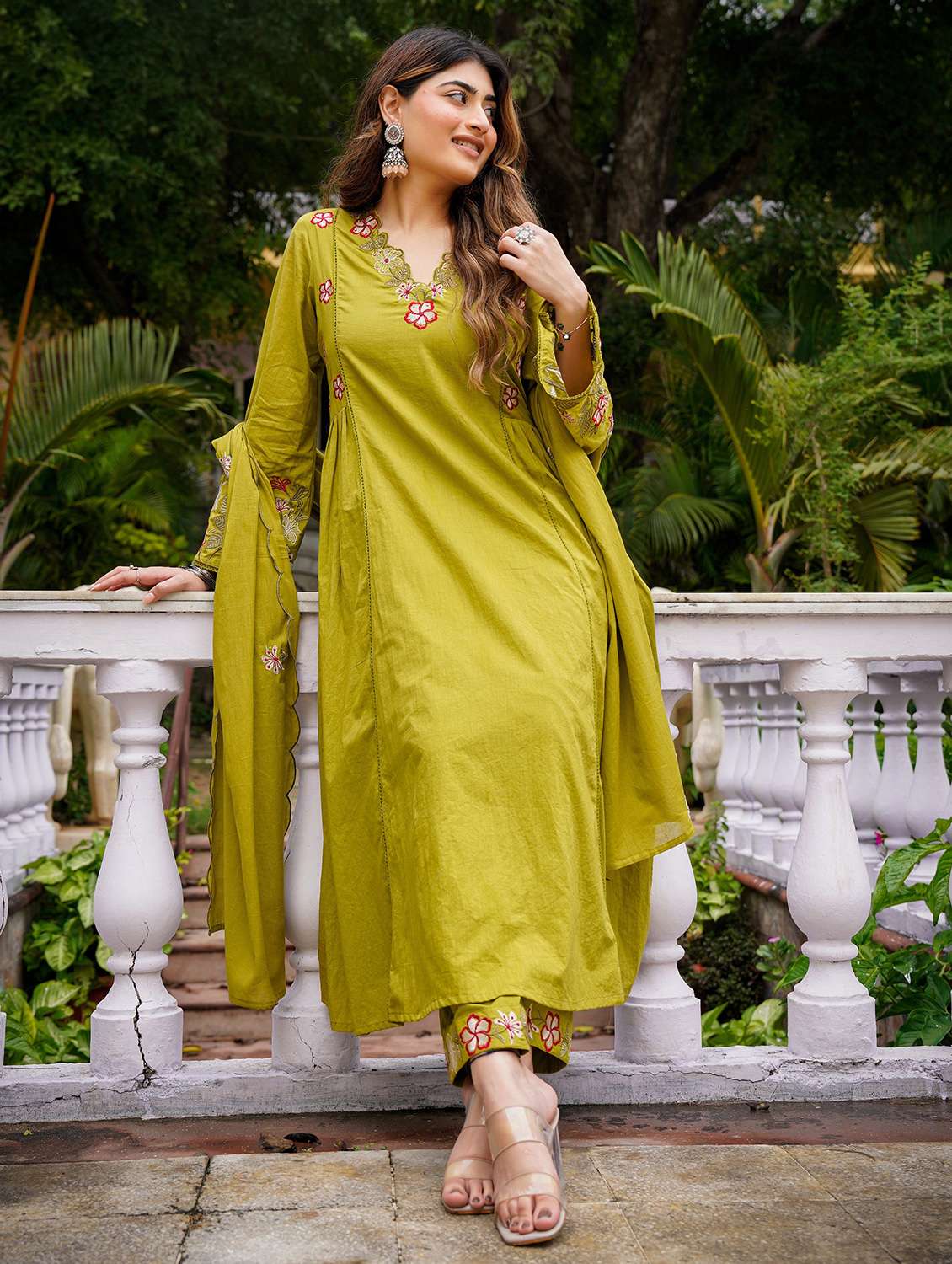 women olive kurta pant set - 22451866 -  Standard Image - 3
