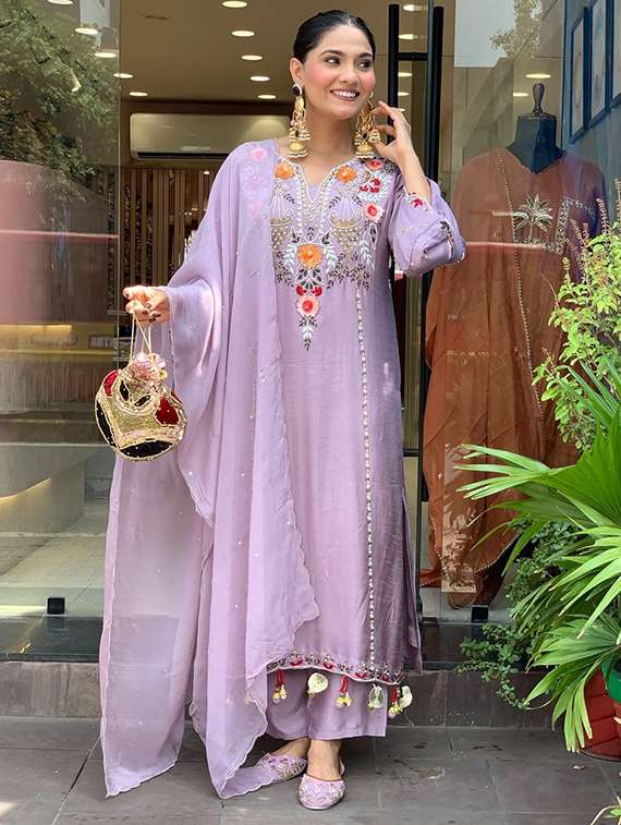 women lavender self design  kurta pant set - 22451876 -  Standard Image - 3