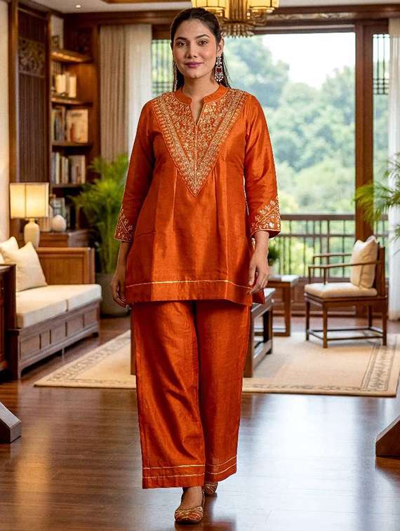 women orange self design  kurta pant set - 22451892 -  Standard Image - 3