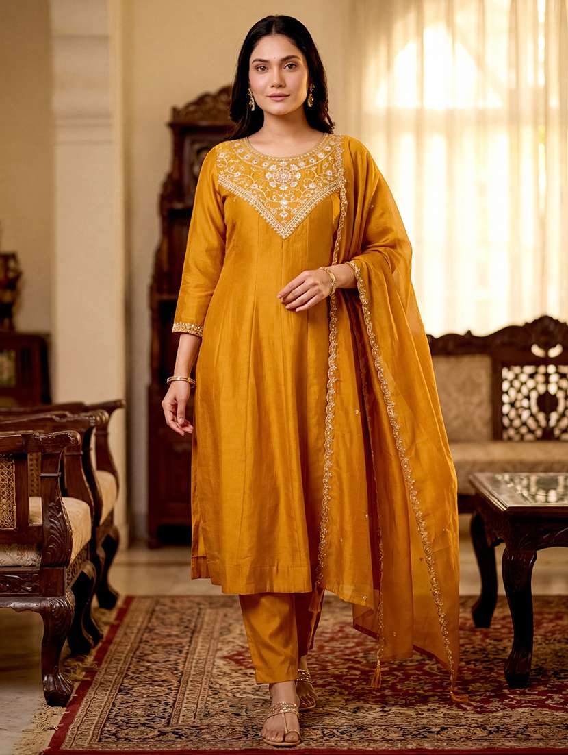 women mustard kurta pant set