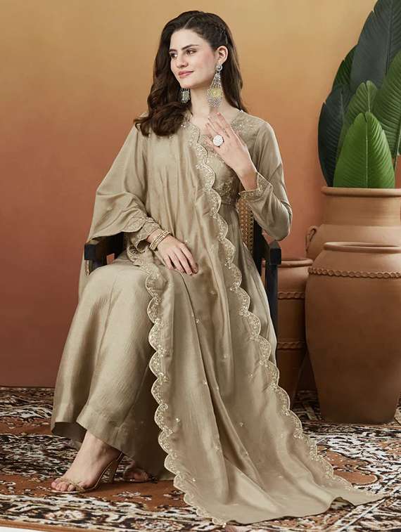 women cream kurta pant set