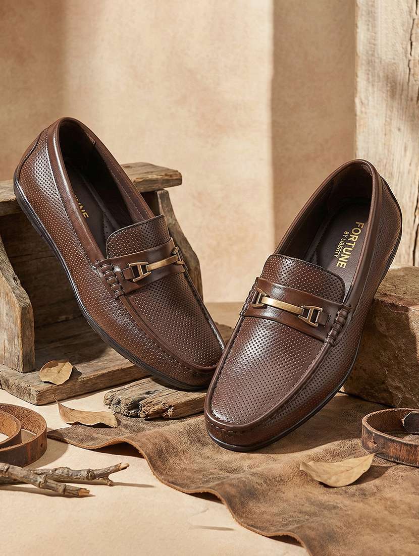 men solid slip on horsebit loafer