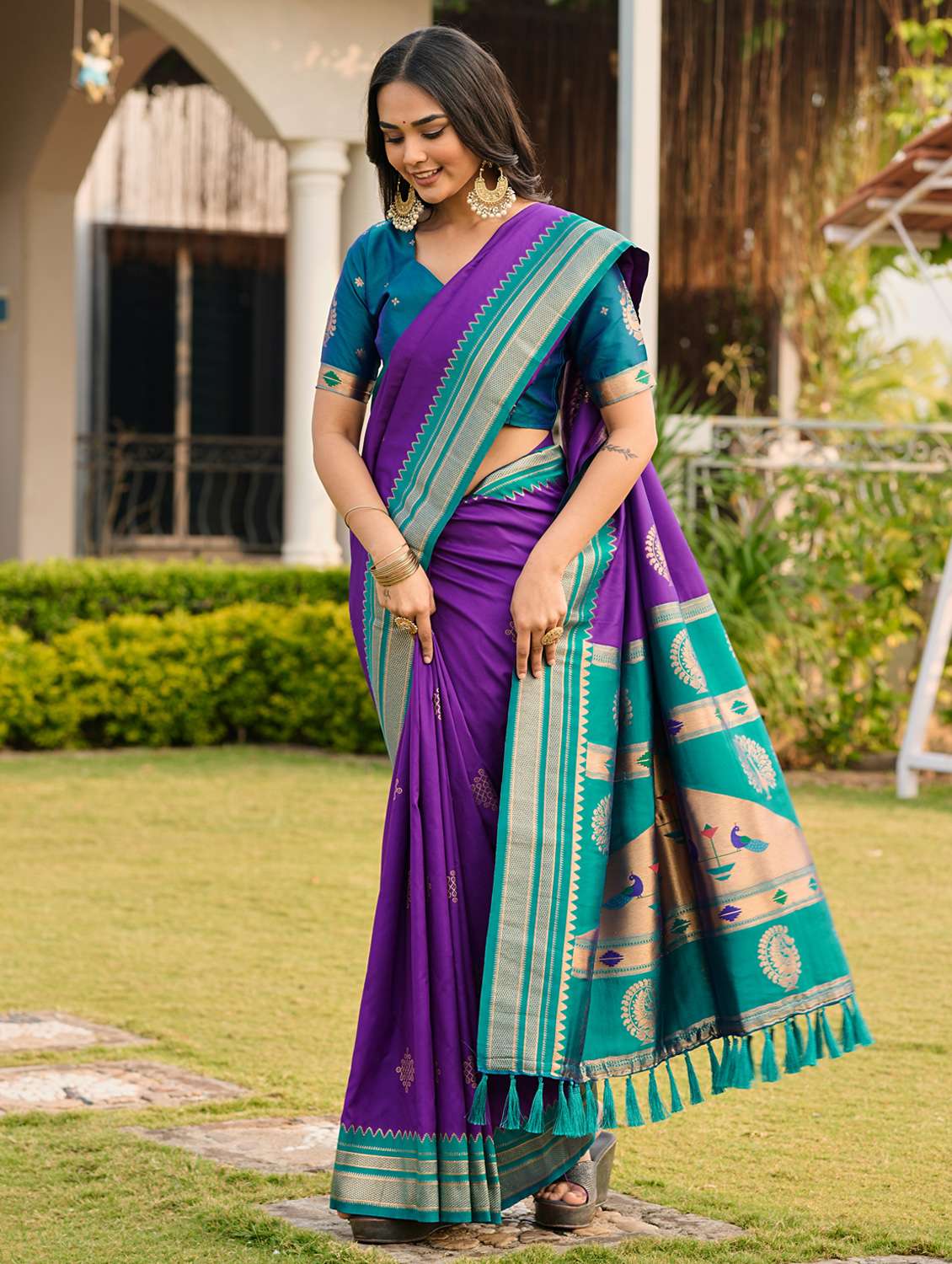 women self design paithani saree with blouse - 22452201 -  Standard Image - 5