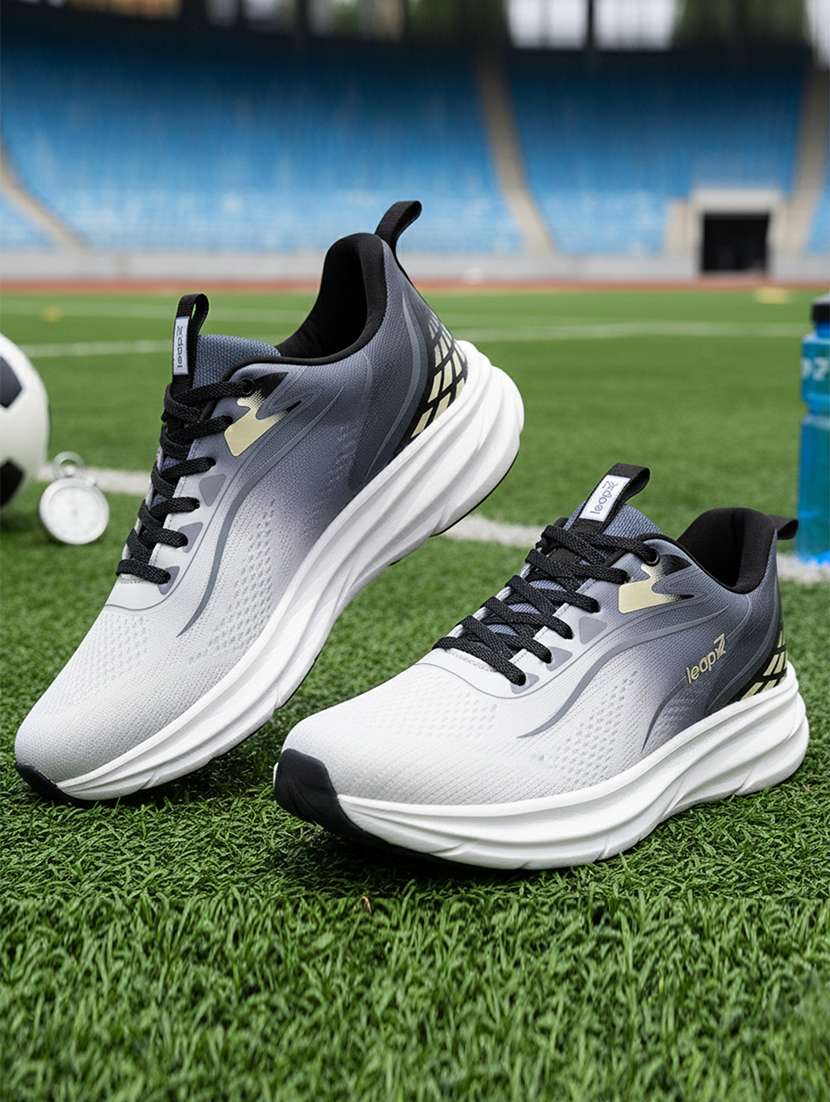 men grey lace-up sports shoe