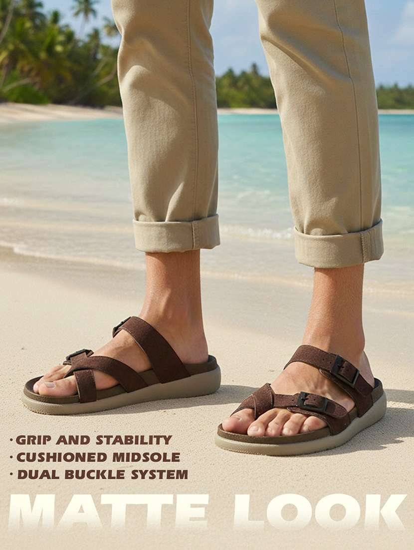 men solid toe seperator slipper - 22452347 -  Standard Image - 5
