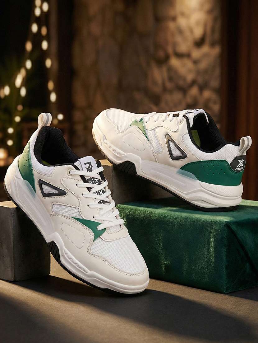 men white lace up sneaker
