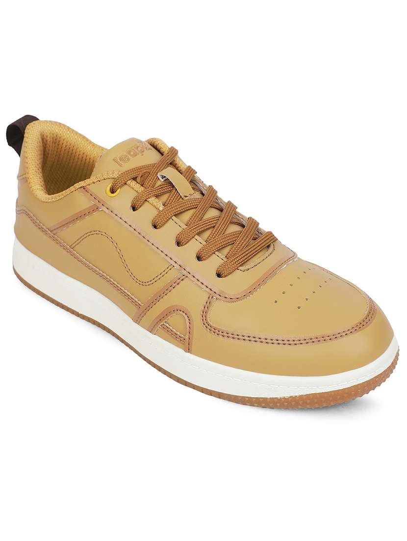 men tan lace up sneaker