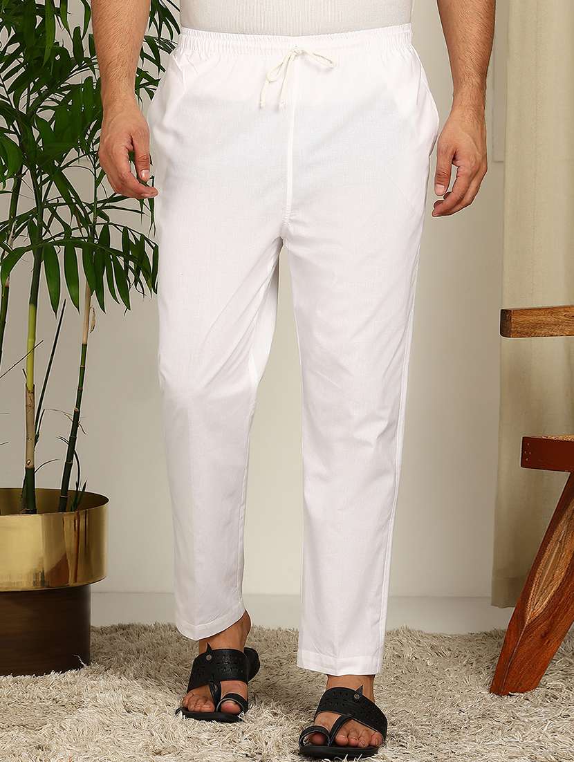 men white cotton relaxed fit solid pyjamas
