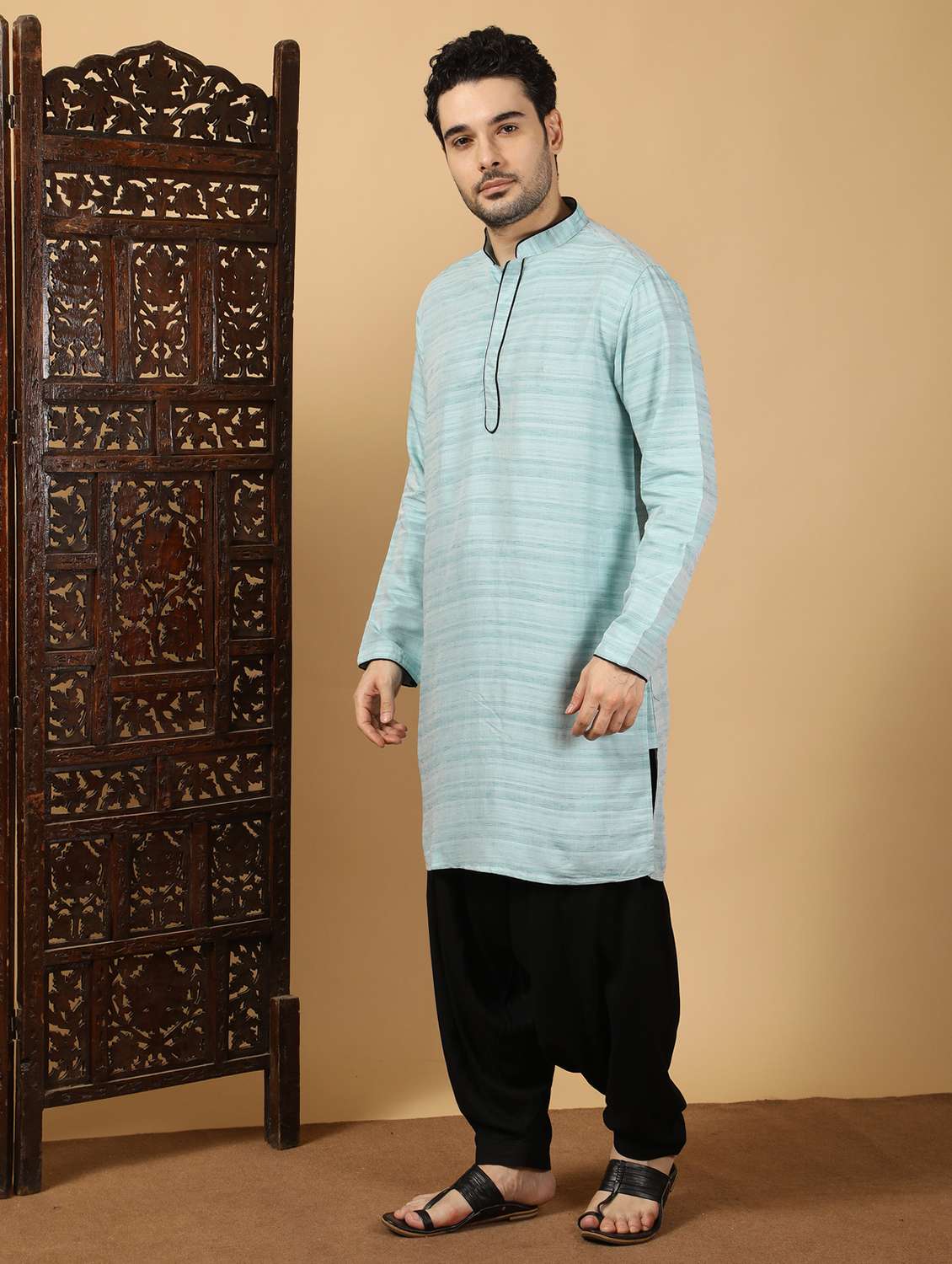 men self design mandarin neck long kurta - 22453156 -  Standard Image - 3