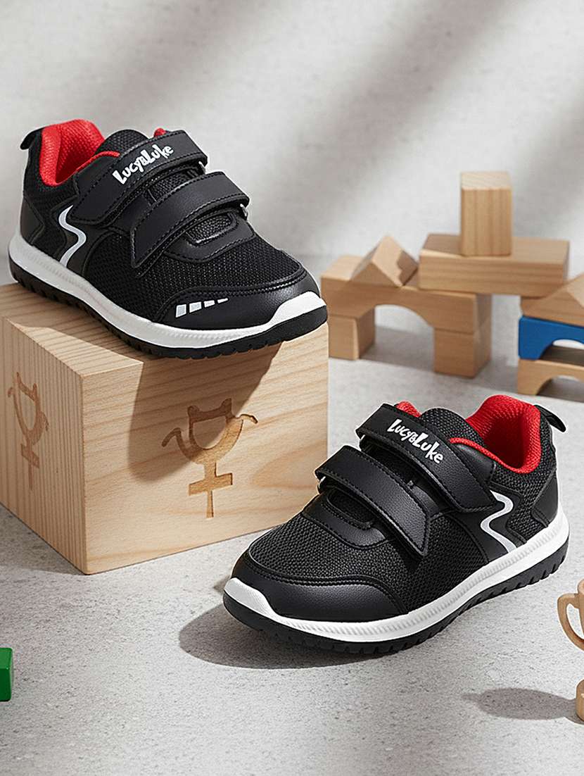 kids black mesh sport shoe