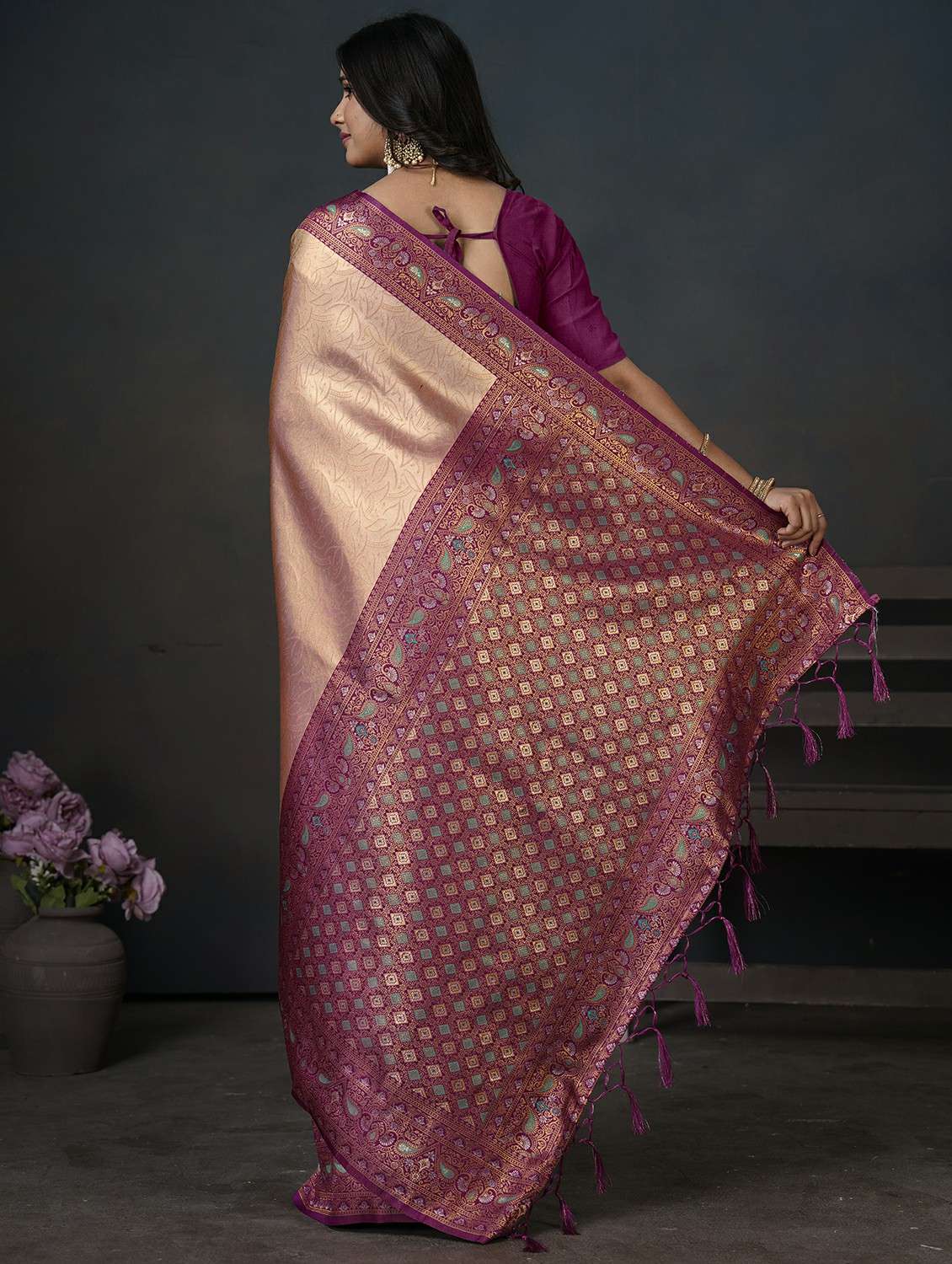 women self design banarasi saree with blouse - 22453693 -  Standard Image - 3