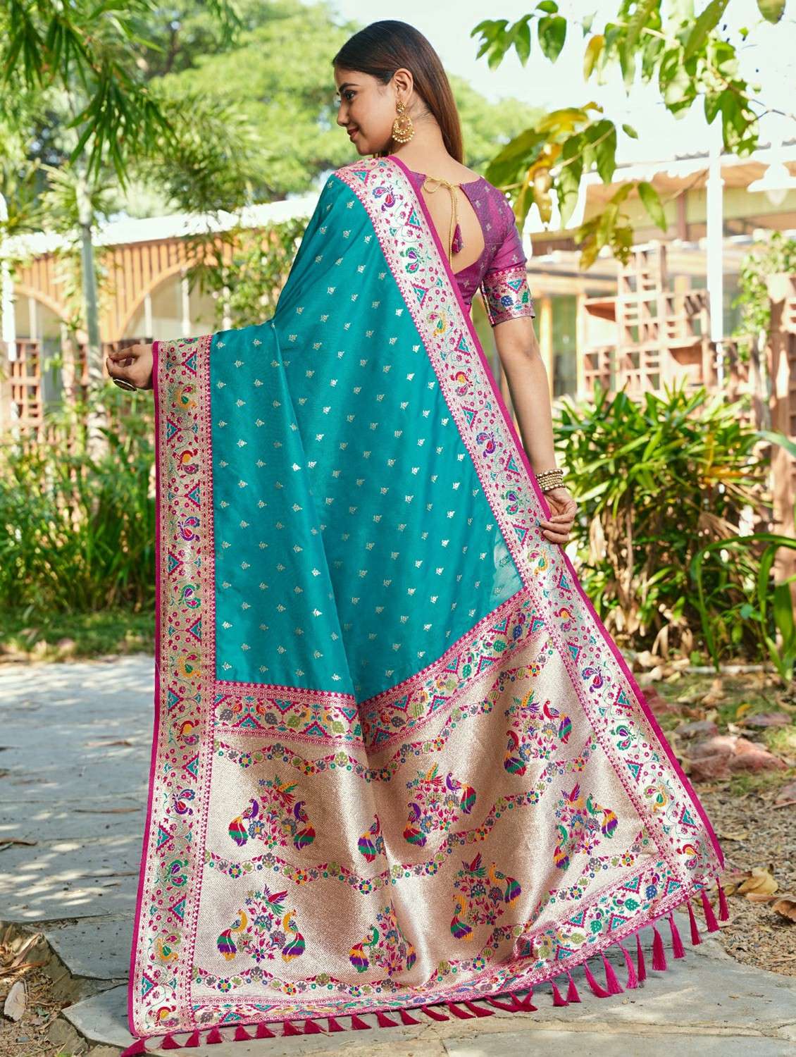 women self design paithani saree with blouse - 22453701 -  Standard Image - 3