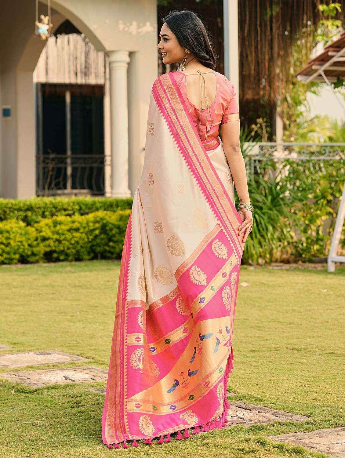 women self design paithani saree with blouse - 22453719 -  Standard Image - 3