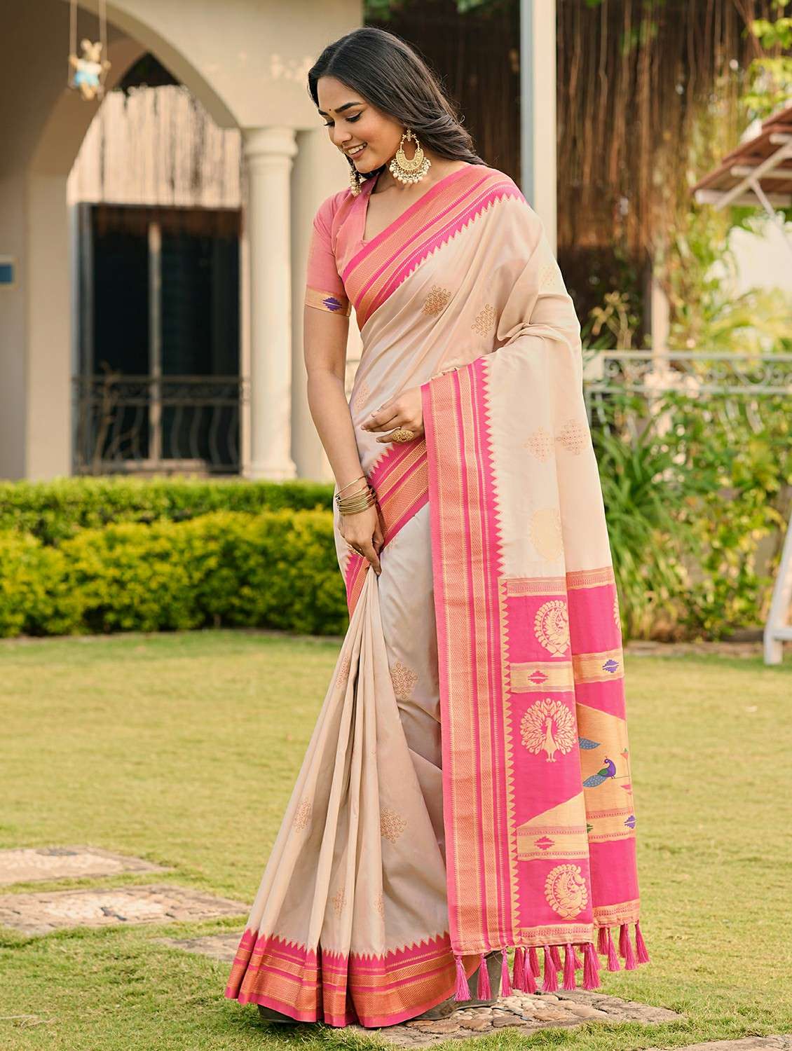 women self design paithani saree with blouse - 22453719 -  Standard Image - 5