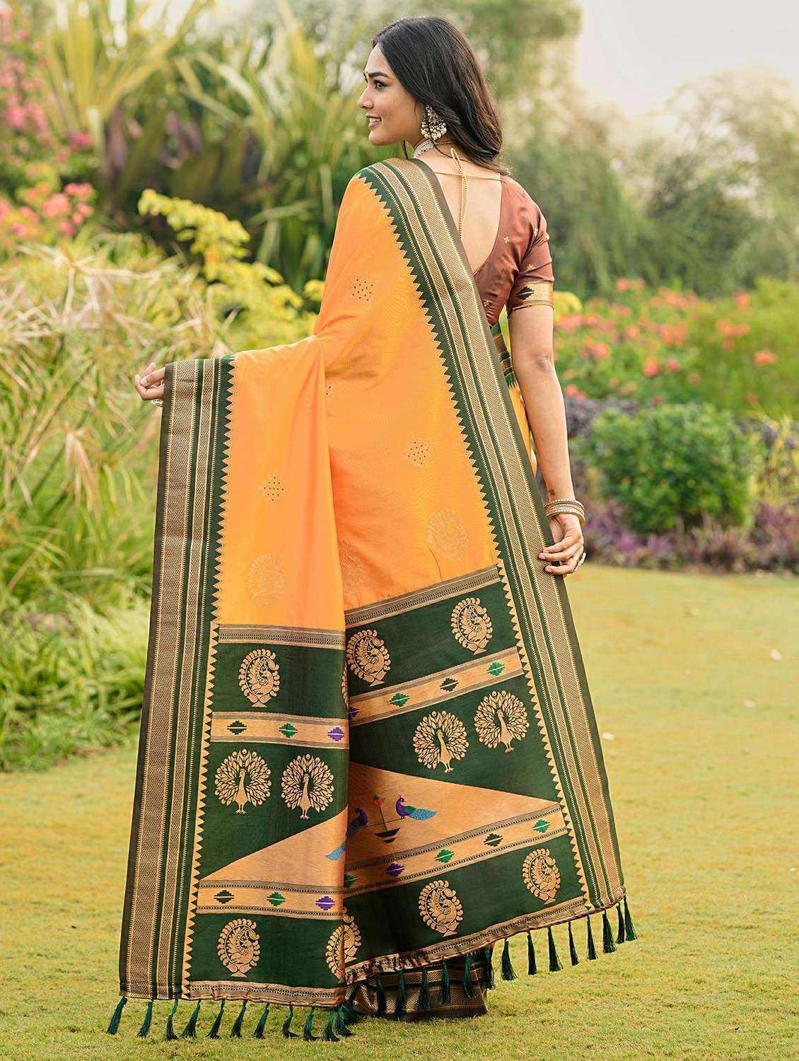 women self design paithani saree with blouse - 22453720 -  Standard Image - 3
