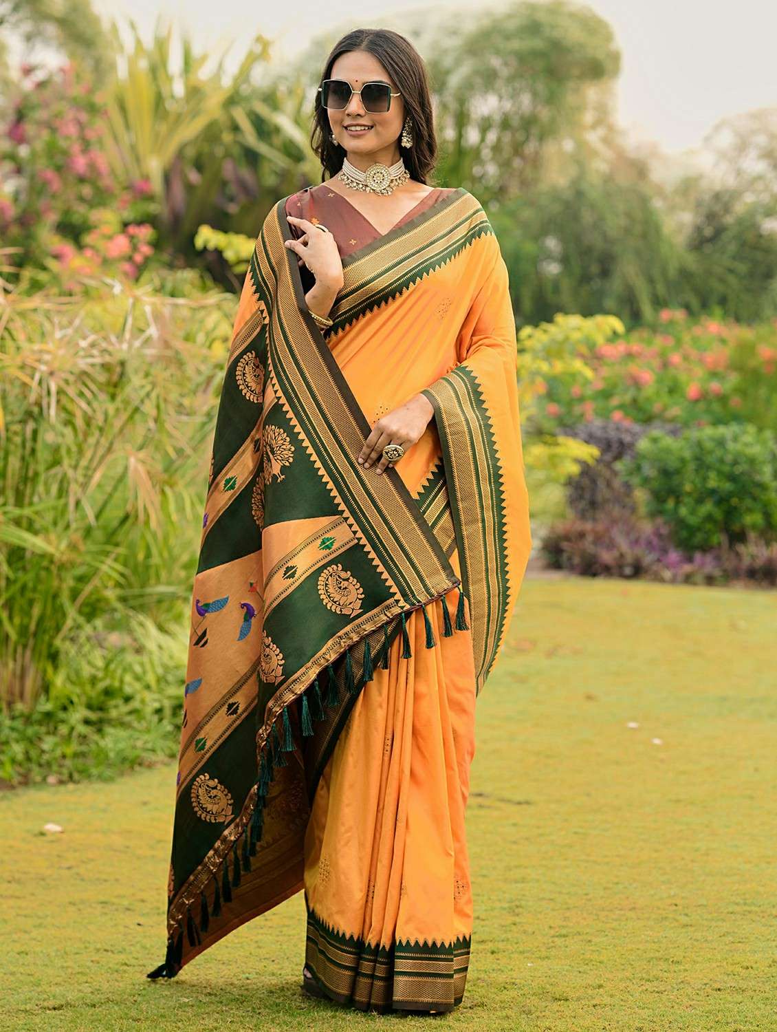 women self design paithani saree with blouse - 22453720 -  Standard Image - 5