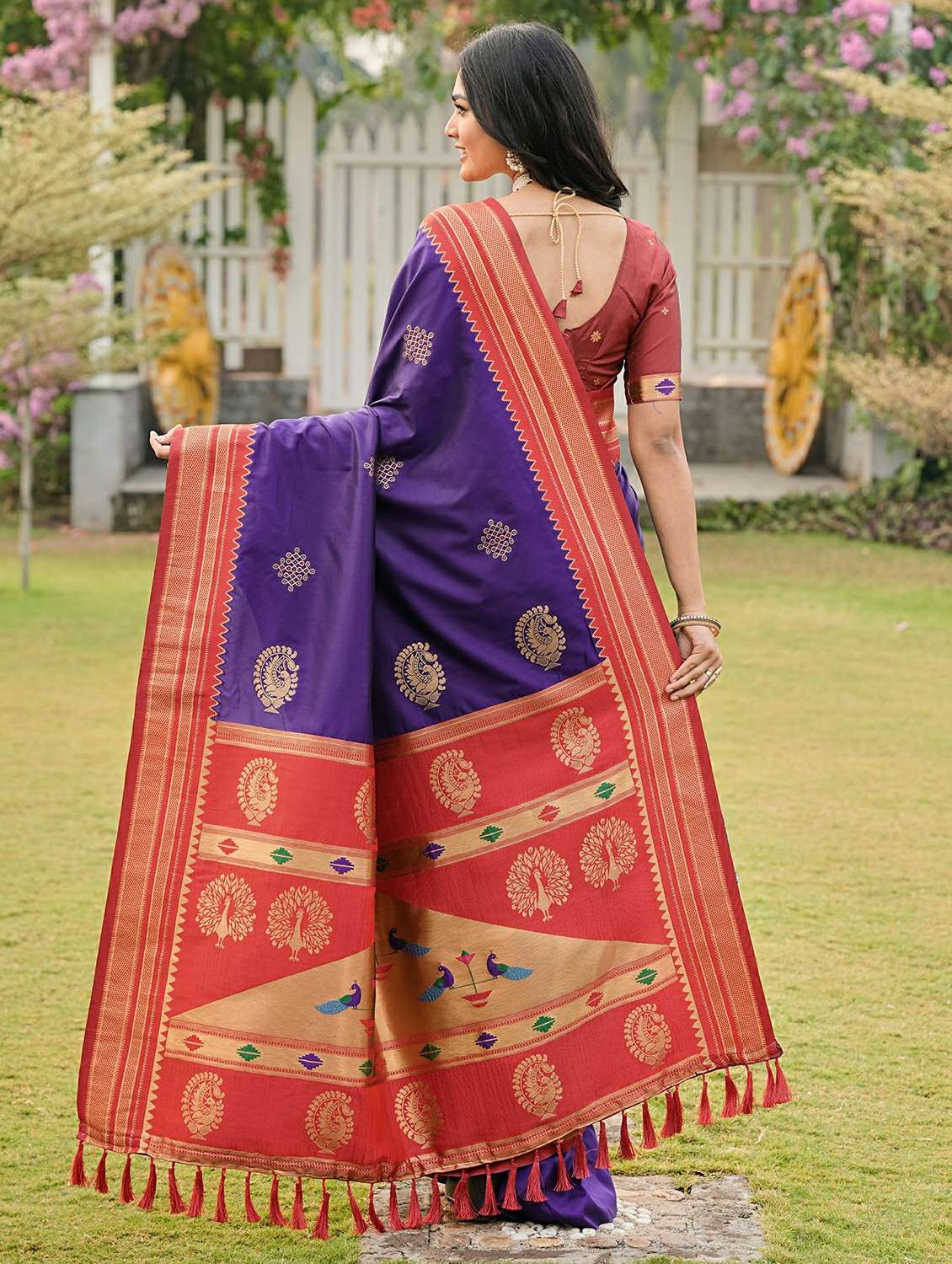 women self design paithani saree with blouse - 22453725 -  Standard Image - 3