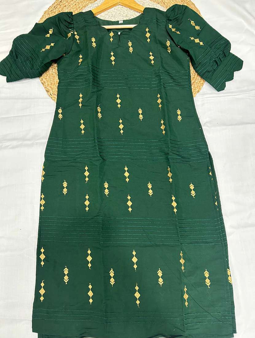 women green silk straight kurta - 22453779 -  Standard Image - 3