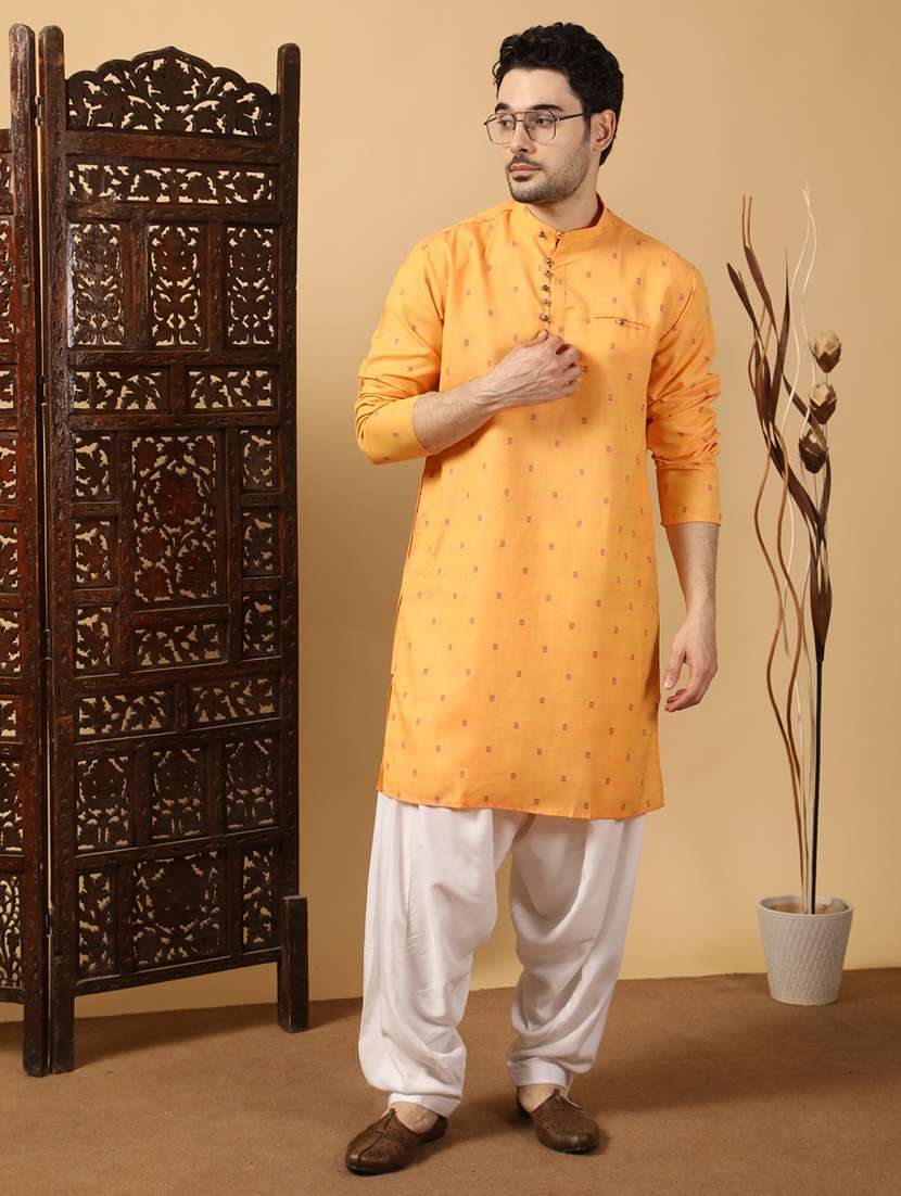 men self design mandarin neck long kurta 
