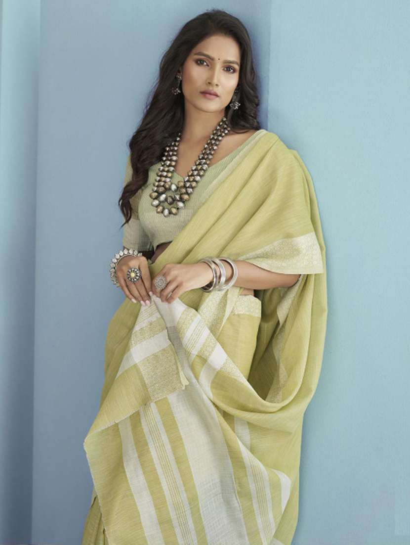 women solid with bordered handloom saree with blouse - 22453902 -  Standard Image - 3