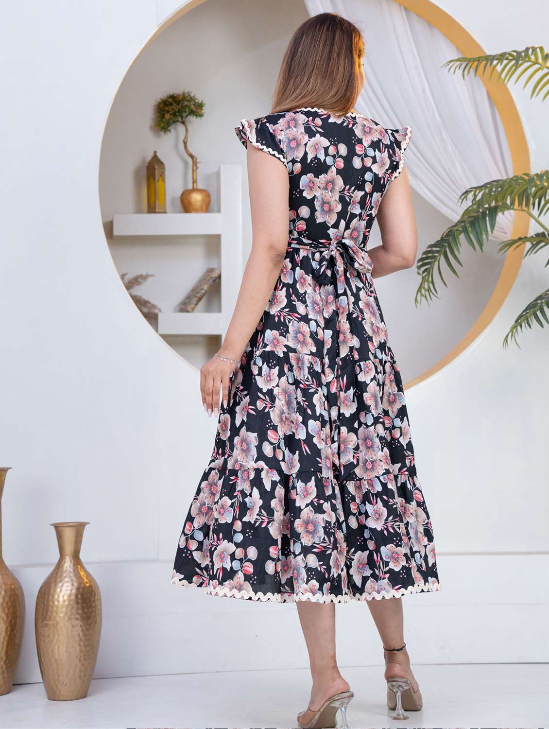 women black crepe gown dress - 22453933 -  Standard Image - 3