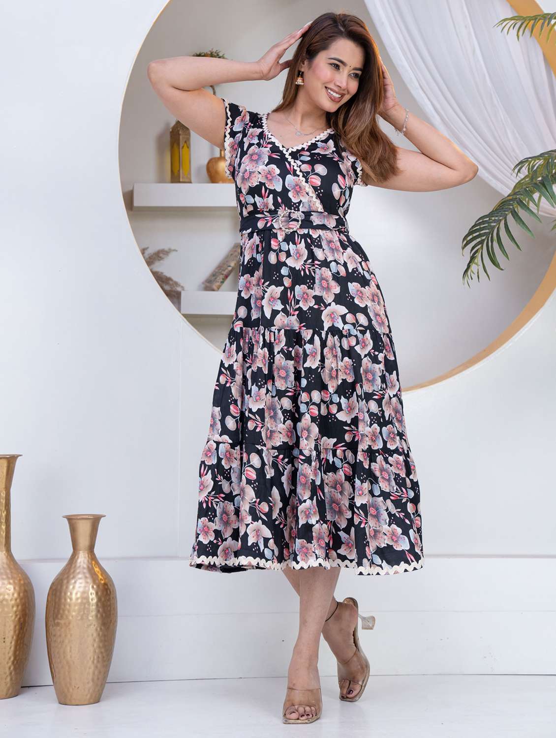 women black crepe gown dress - 22453933 -  Standard Image - 5