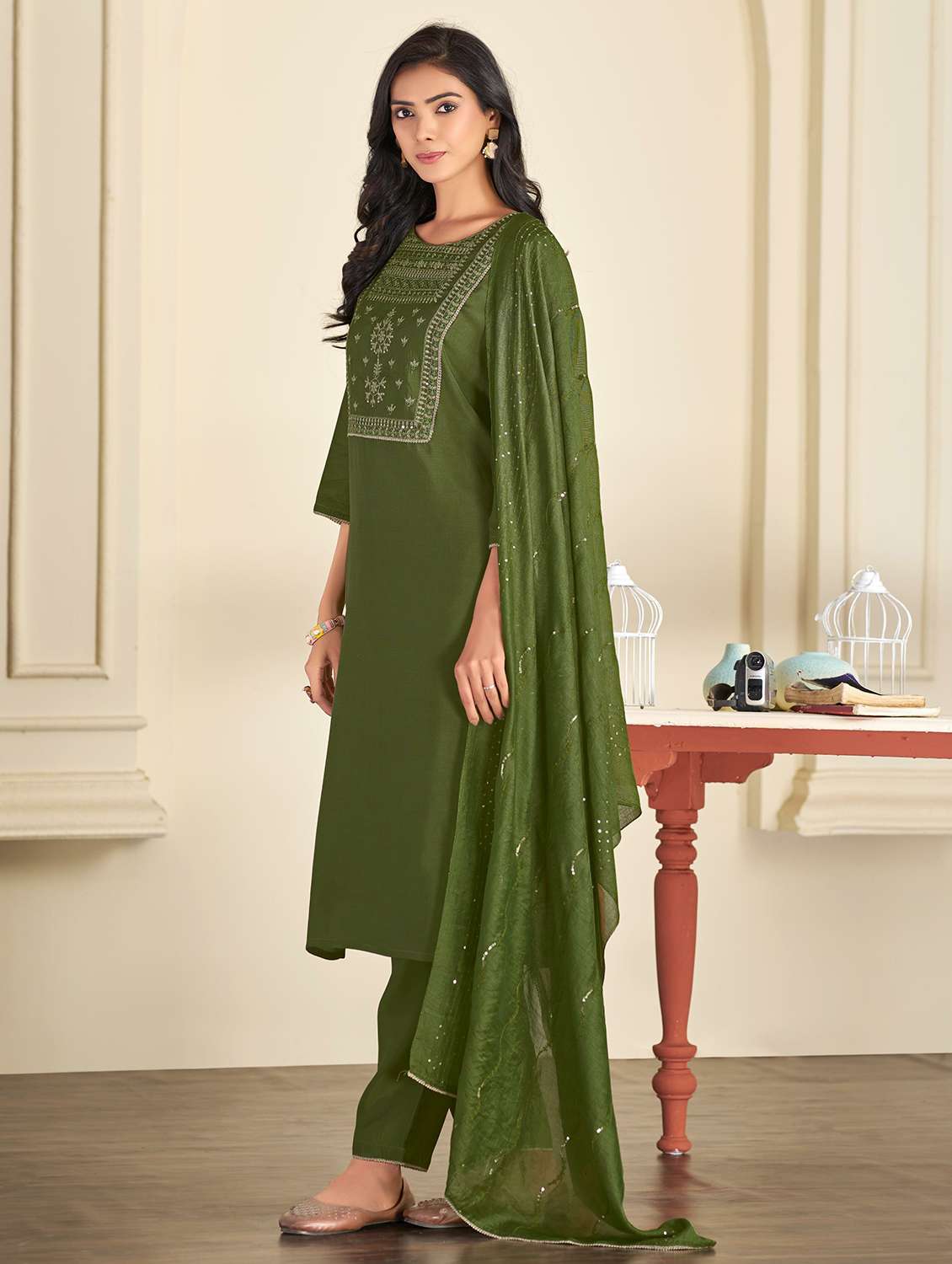 women self design green suit set - 22453941 -  Standard Image - 3
