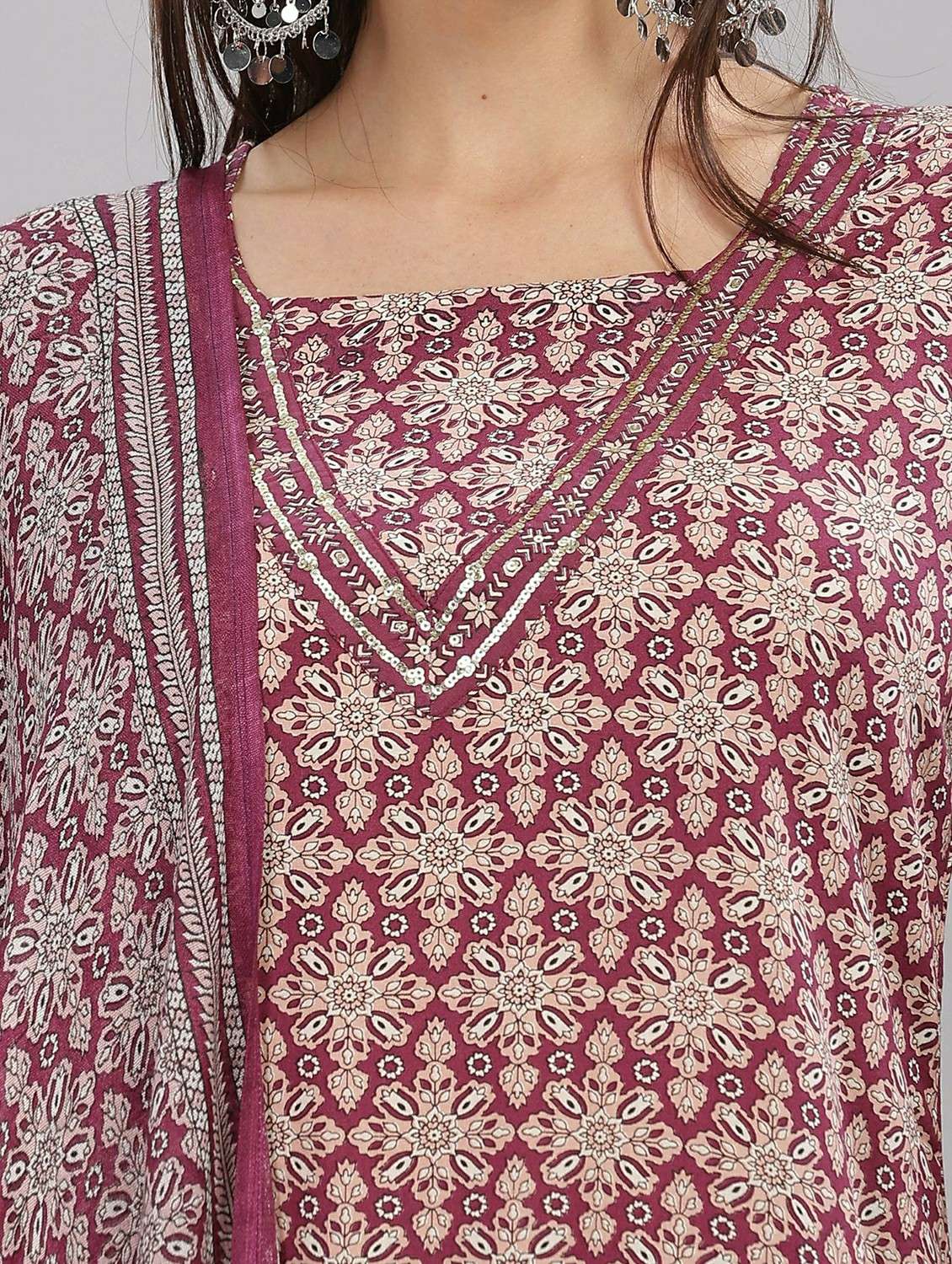 women self design maroon suit set - 22453973 -  Standard Image - 5