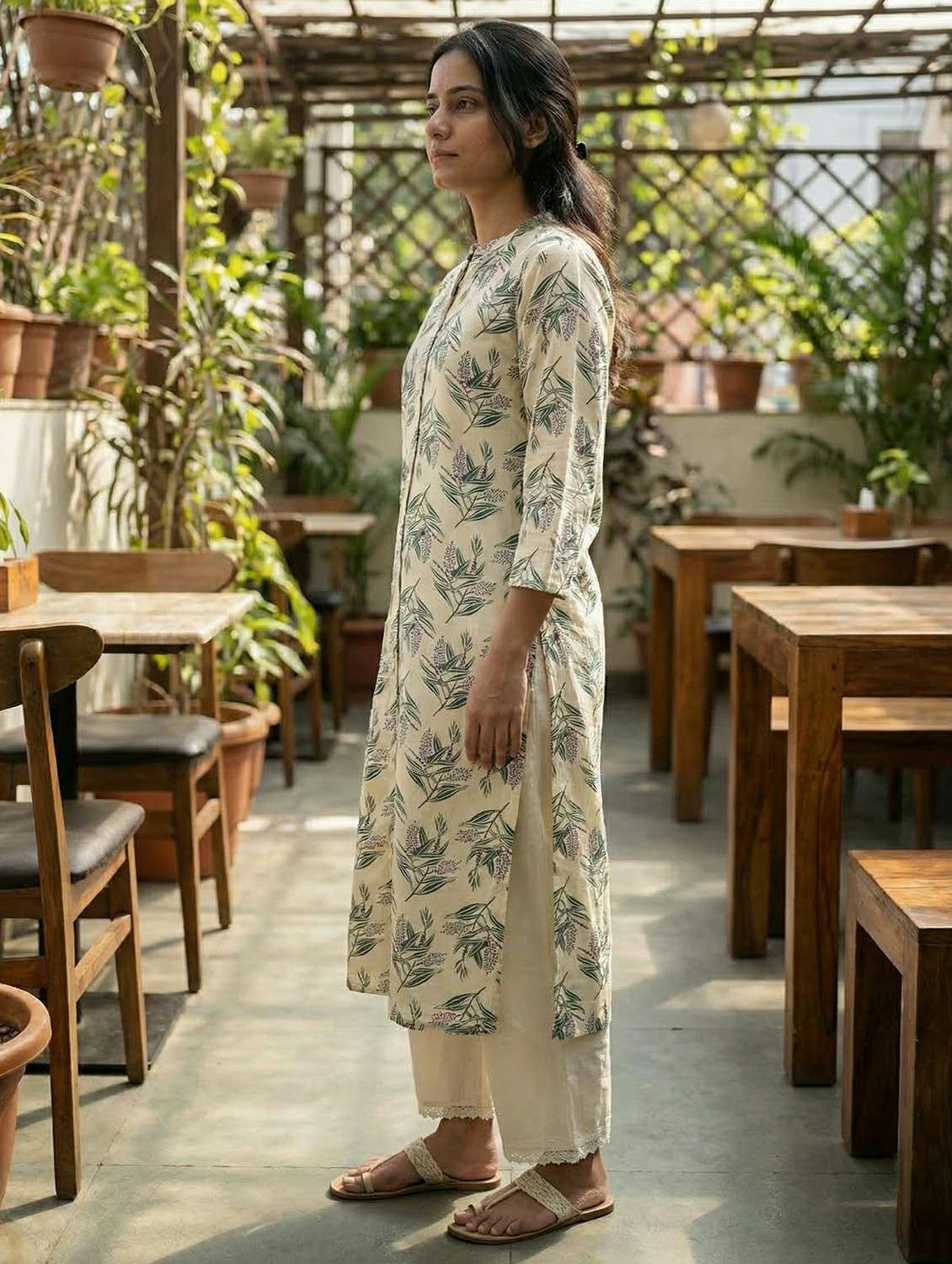 women green kurta pant set - 22453992 -  Standard Image - 3