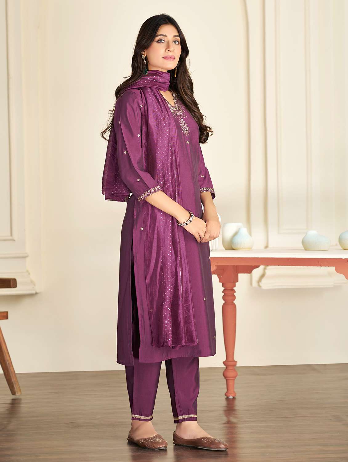women burgundy suit set - 22454007 -  Standard Image - 3