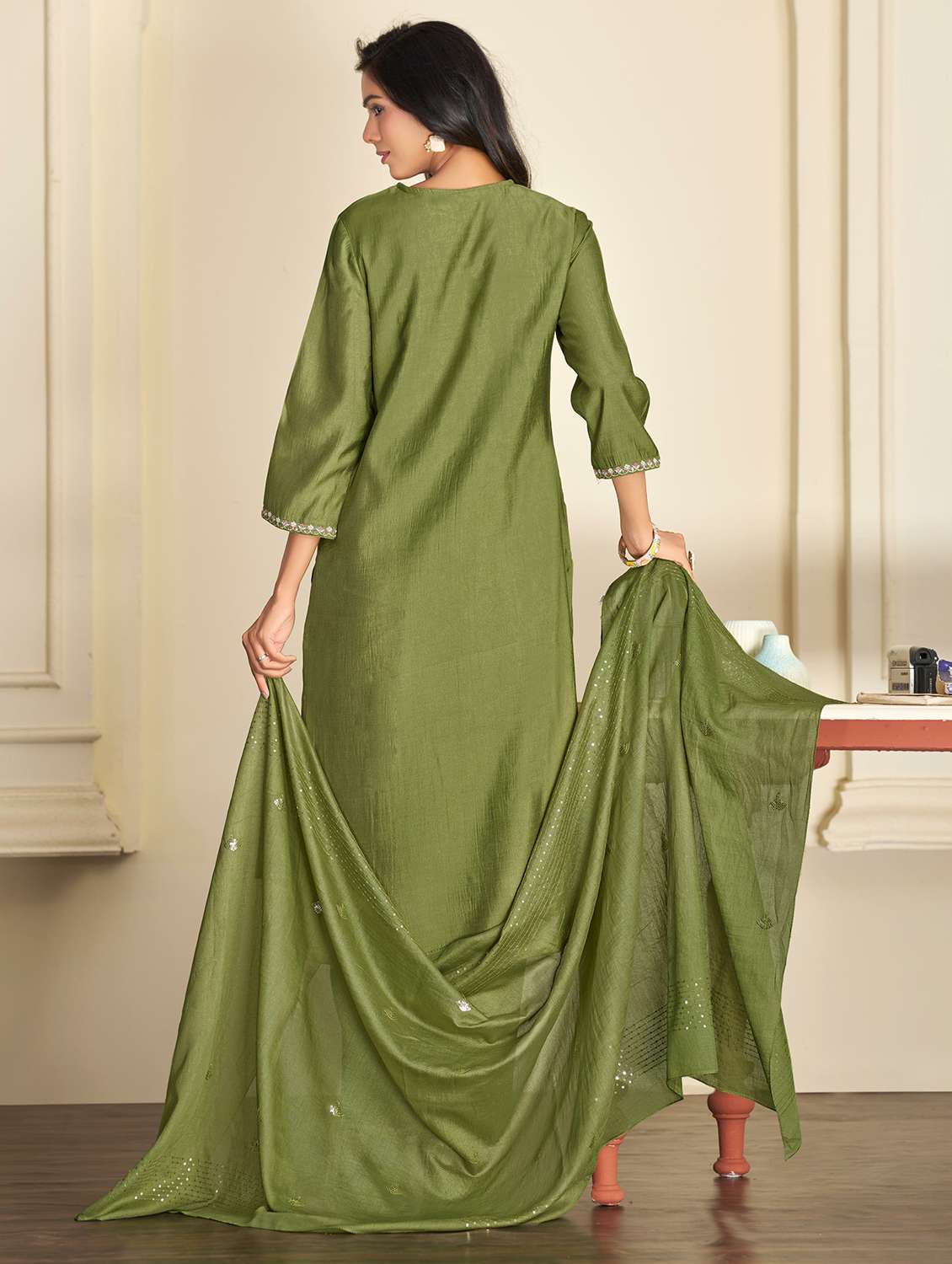 women green suit set - 22454013 -  Standard Image - 3