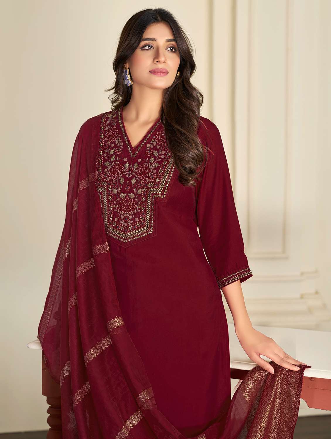 women maroon suit set - 22454018 -  Standard Image - 5