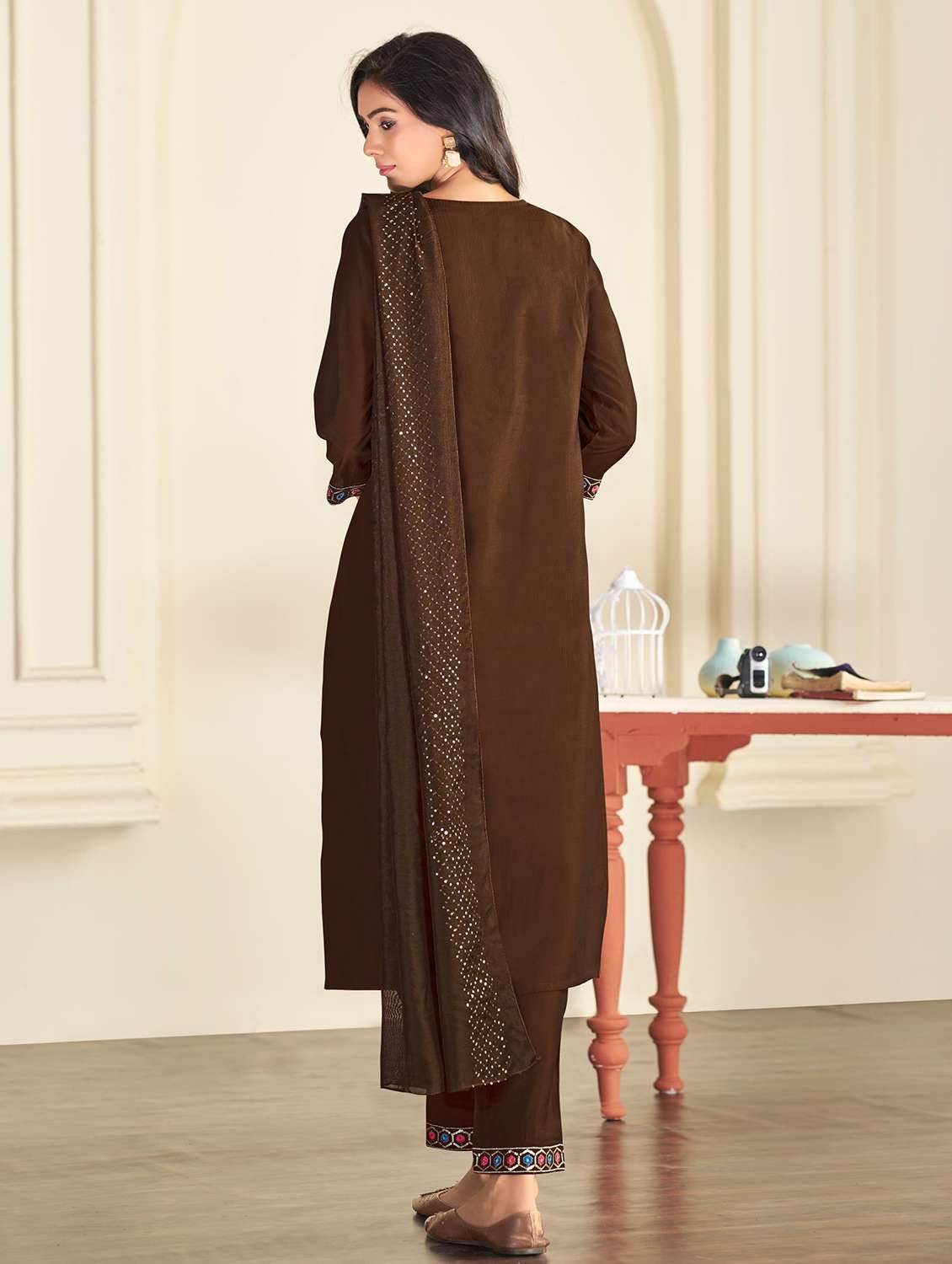 women brown suit set - 22454019 -  Standard Image - 3