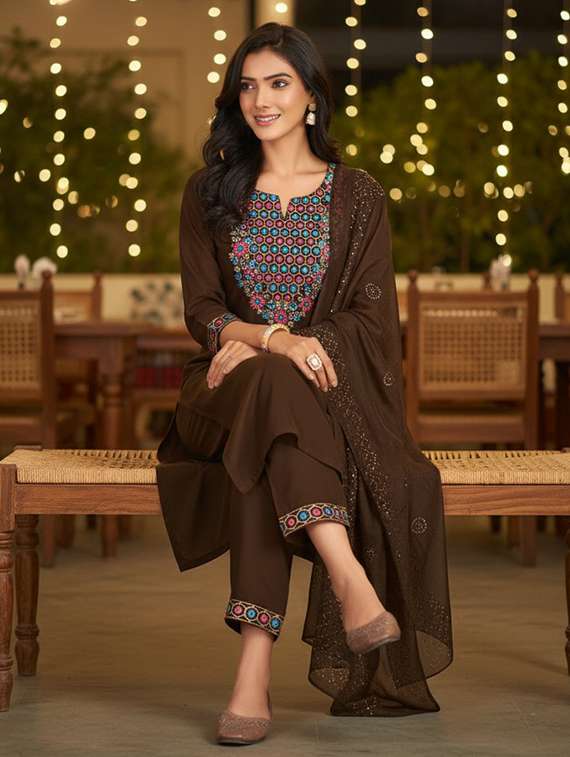 women brown suit set - 22454019 -  Standard Image - 5
