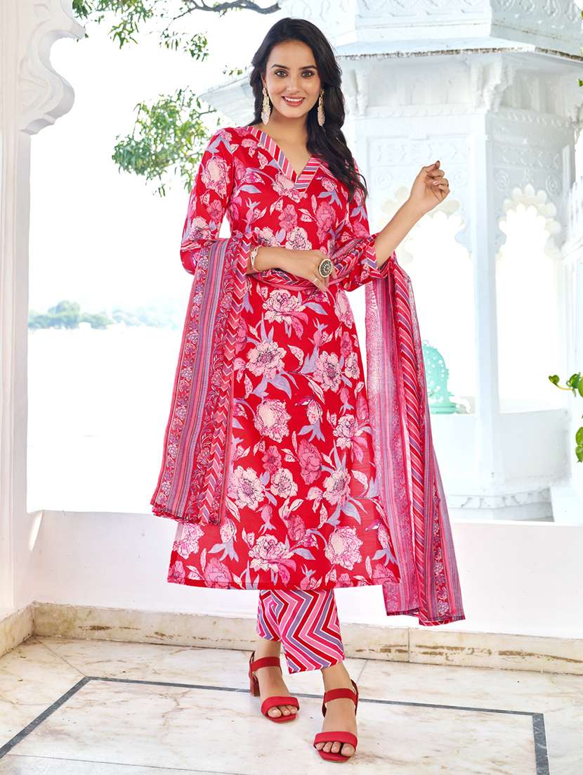 women floral three quarter sleeve kurta pant with dupatta set