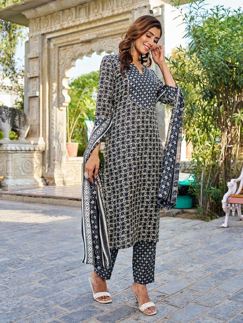 women printed three quarter sleeve kurta pant with dupatta set - 22454116 -  Standard Image - 3