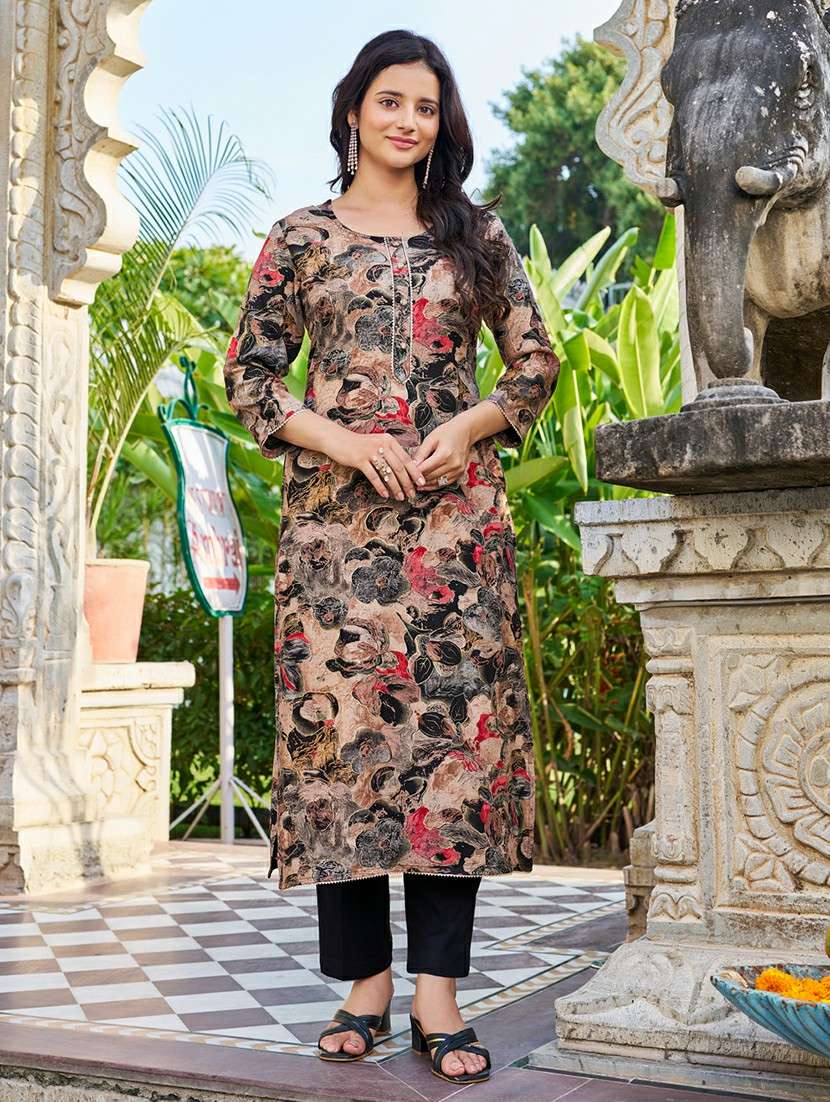 women printed three quarter sleeve kurta pant set