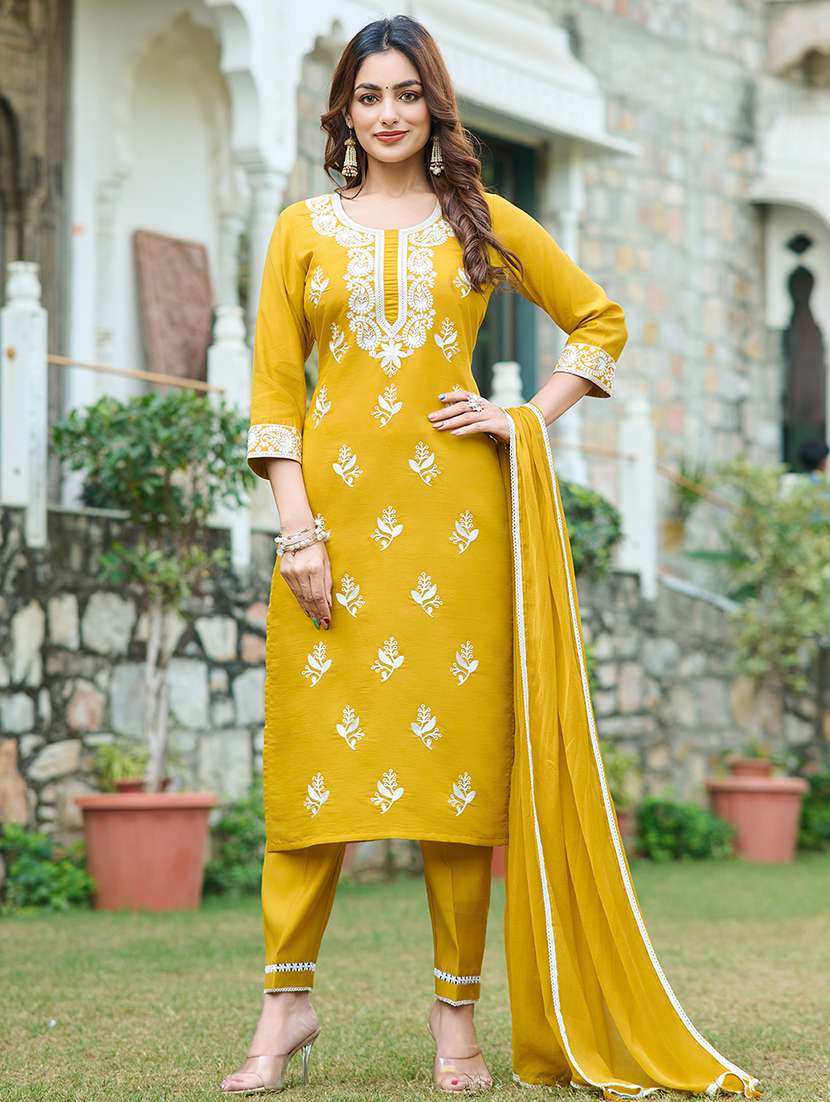 women solid with work three quarter sleeve kurta pant with dupatta set
