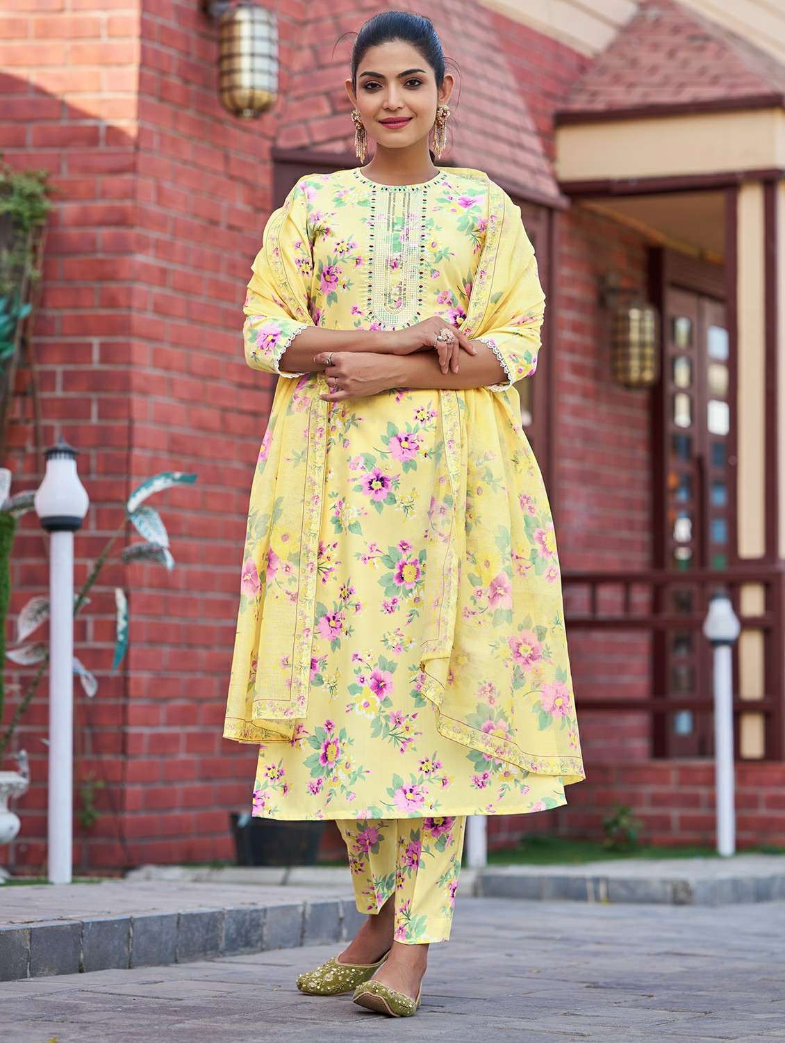 women printed three quarter sleeve kurta pant with dupatta set