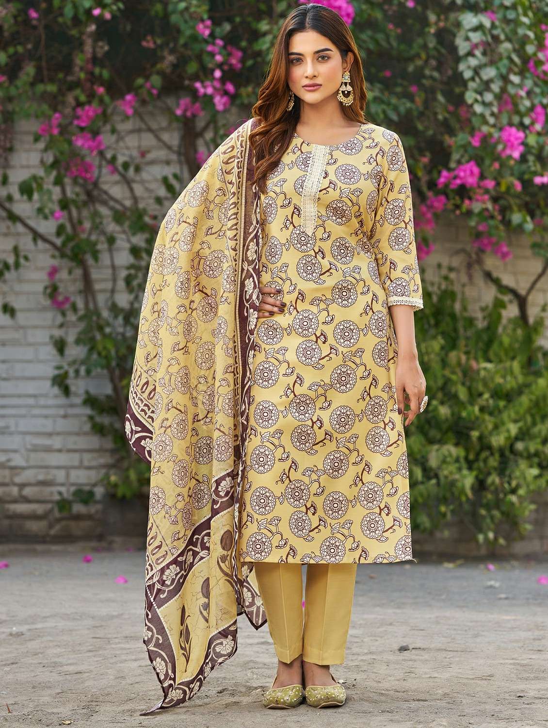 women printed three quarter sleeve kurta pant with dupatta set