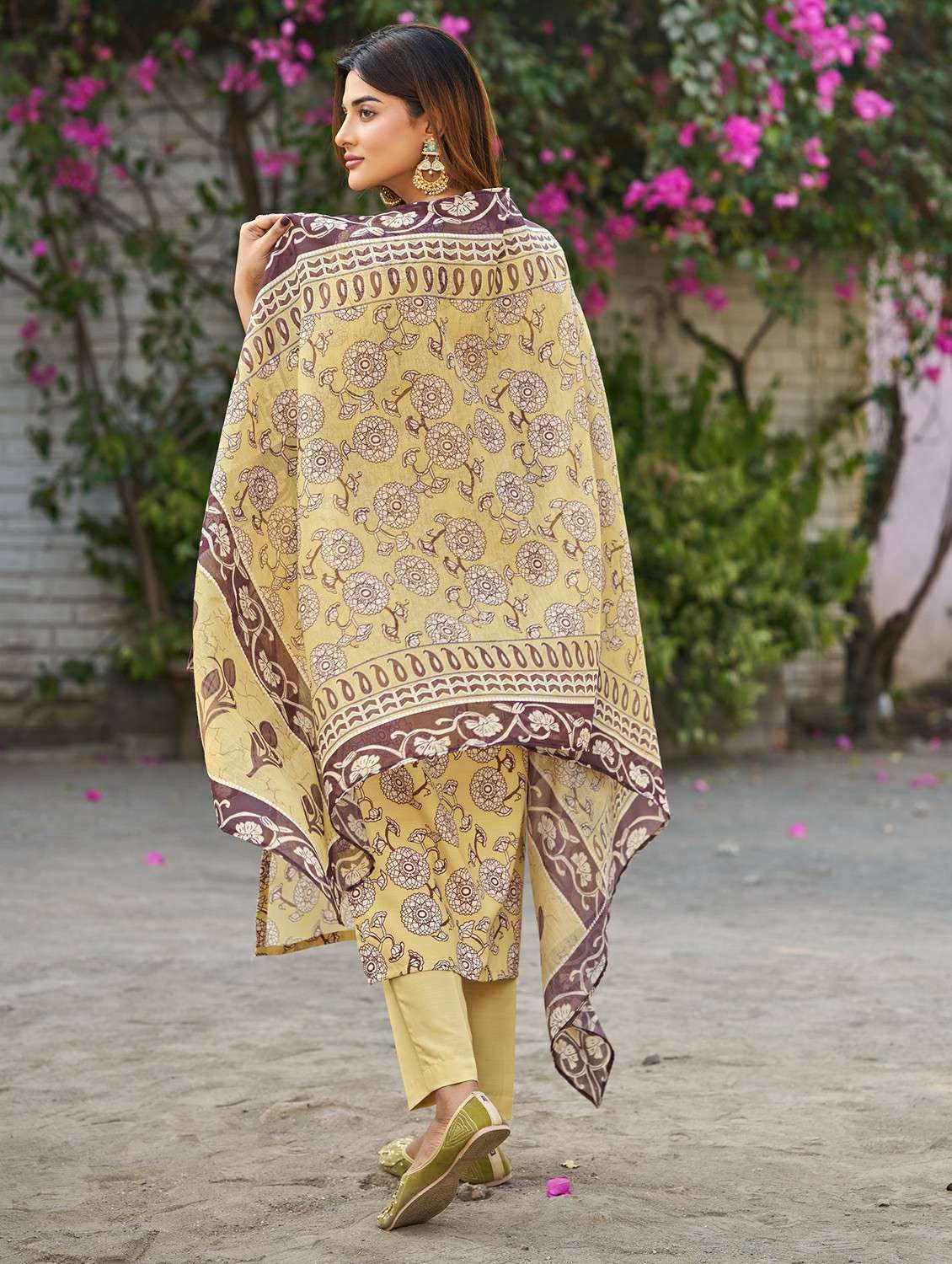women printed three quarter sleeve kurta pant with dupatta set - 22454186 -  Standard Image - 3