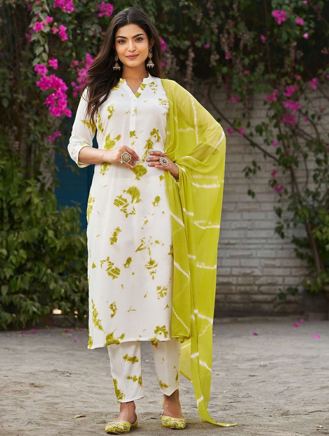 women printed three quarter sleeve kurta pant with dupatta set